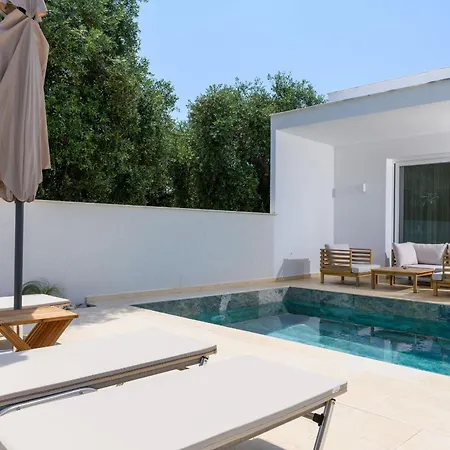 Oasis Deluxe Σκάλα Ραχωνίου